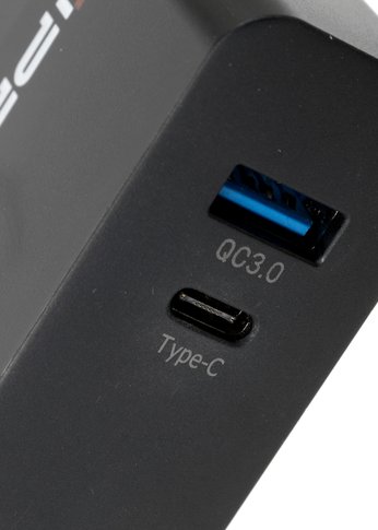 Блок питания Ippon CW65 автоматический 65W 5V-20V 3.25A 1xUSB 5A от бытовой электросети