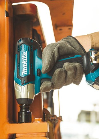 Гайковерт ударный аккумуляторный Makita TW140DWAE патрон:квад.3/8" (кейс в комплекте)