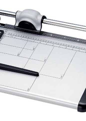Резак дисковый Kw-Trio 3018 A4/15лист./360мм/автоприжим