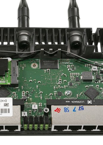 Роутер беспроводной MikroTik RB4011iGS+5HacQ2HnD-IN AC2000 10/100/1000BASE-TX/SFP+ черный