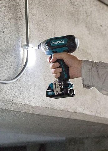 Шуруповерт аккумуляторный Makita TD110DWAE патрон:держатель бит 1/4" (кейс в комплекте)