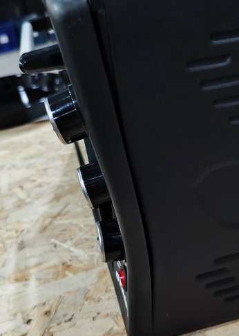 УЦЕНКА(на запчасти)-Мини-печь Kraft KF-MO 3804 RKBL черный 38л(Сильная деформация корпуса, не прилегает стекло, нарушена геометрия внутри, включается)