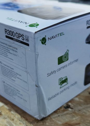УЦЕНКА-Видеорегистратор Navitel R300 GPS черный 1080x1920 1080p 140гр. GPS MSTAR MSC8336 (Плохая упаковка)